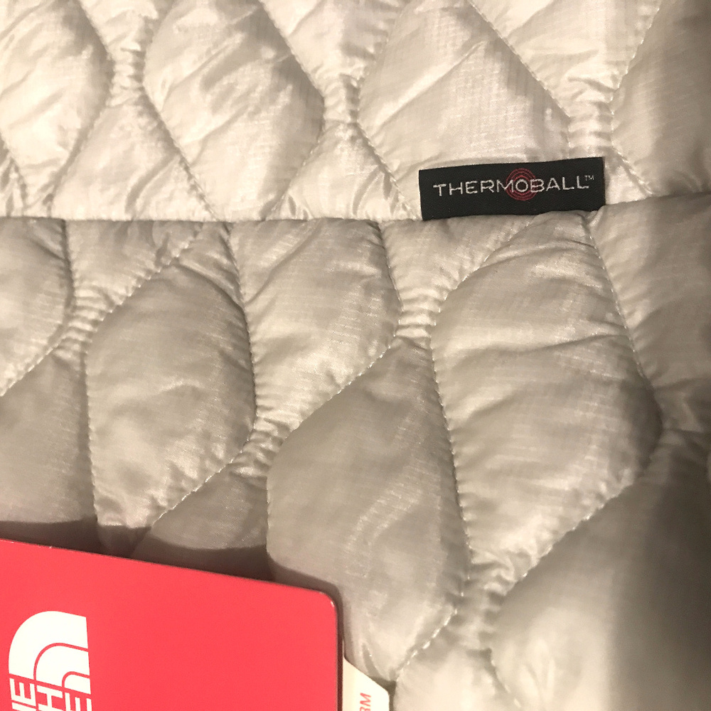 The North Face Thermoball Quilted Jacket - Picture 7 of 7